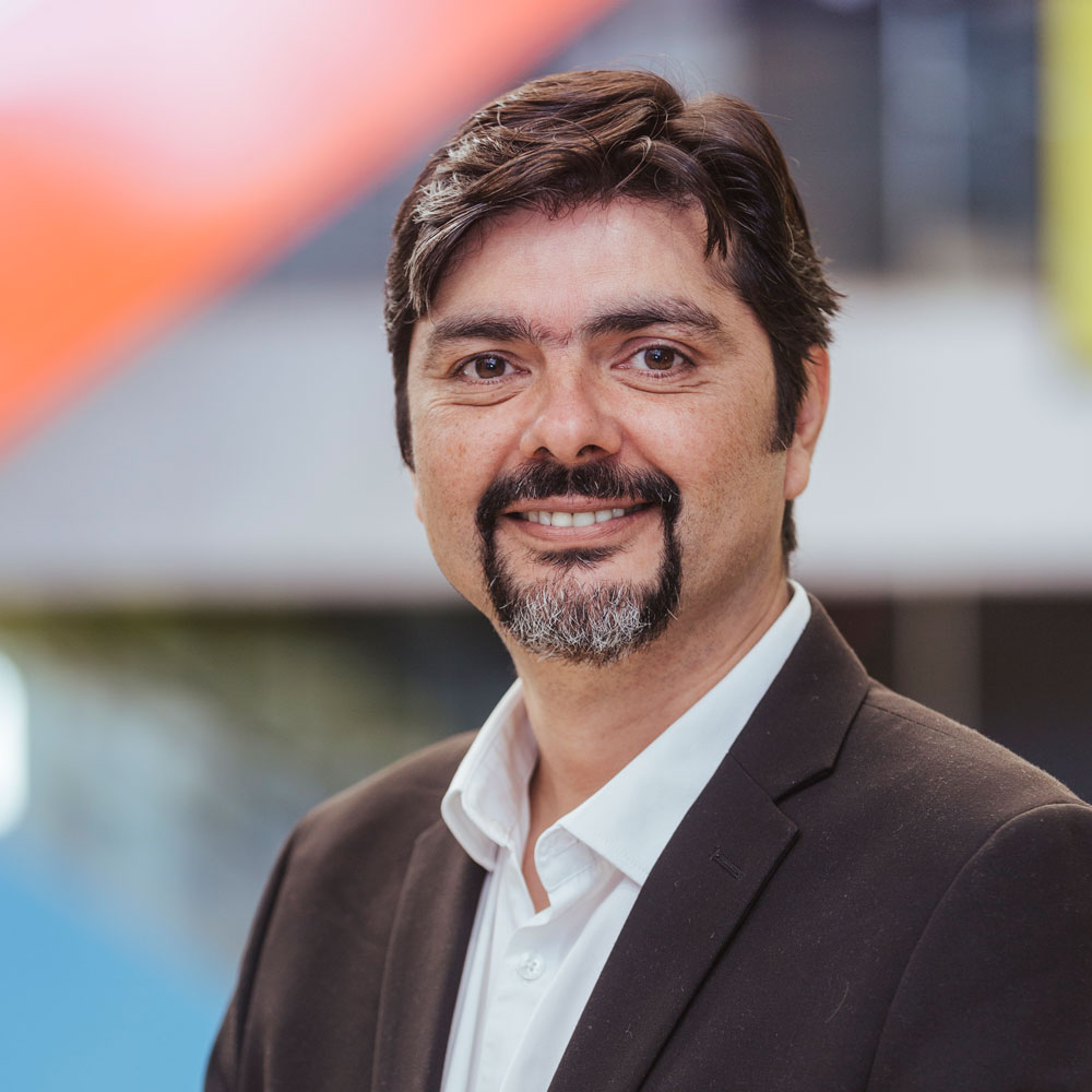 Victor Caro Castro